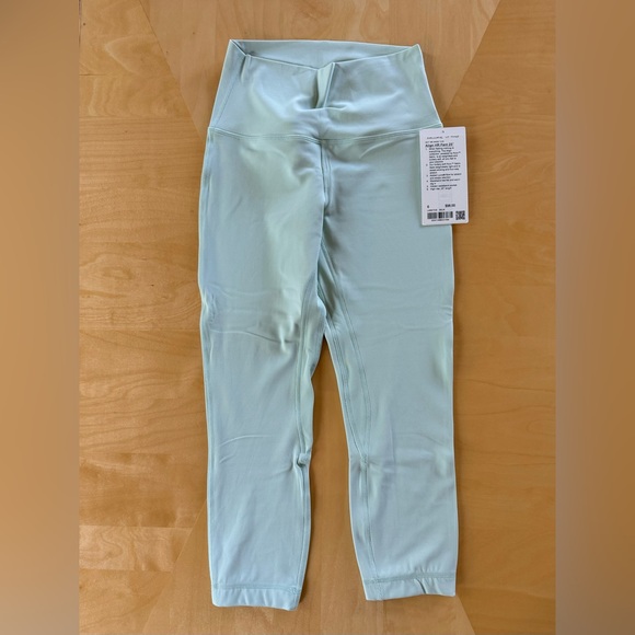 NWOT Lululemon 6 Align HR Crop 21” Light Mint Yoga - Picture 1 of 3